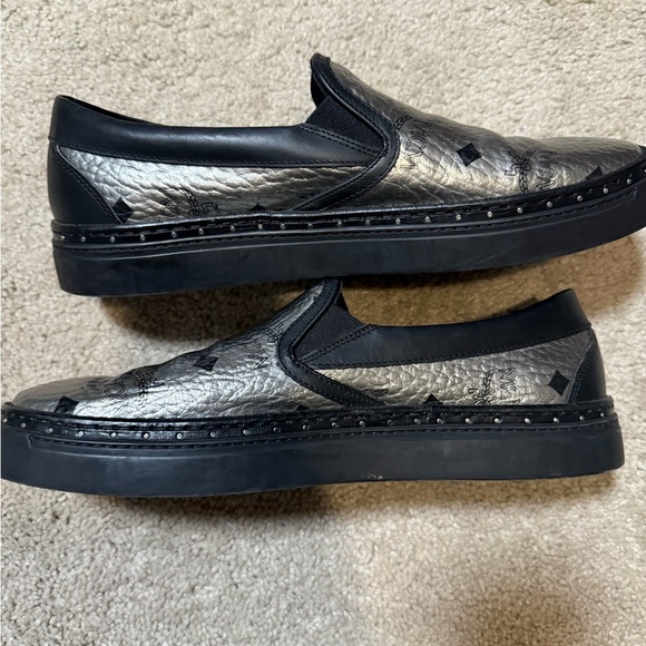MCM Men's Metallic and Black Loafers - Picture 6 of 8